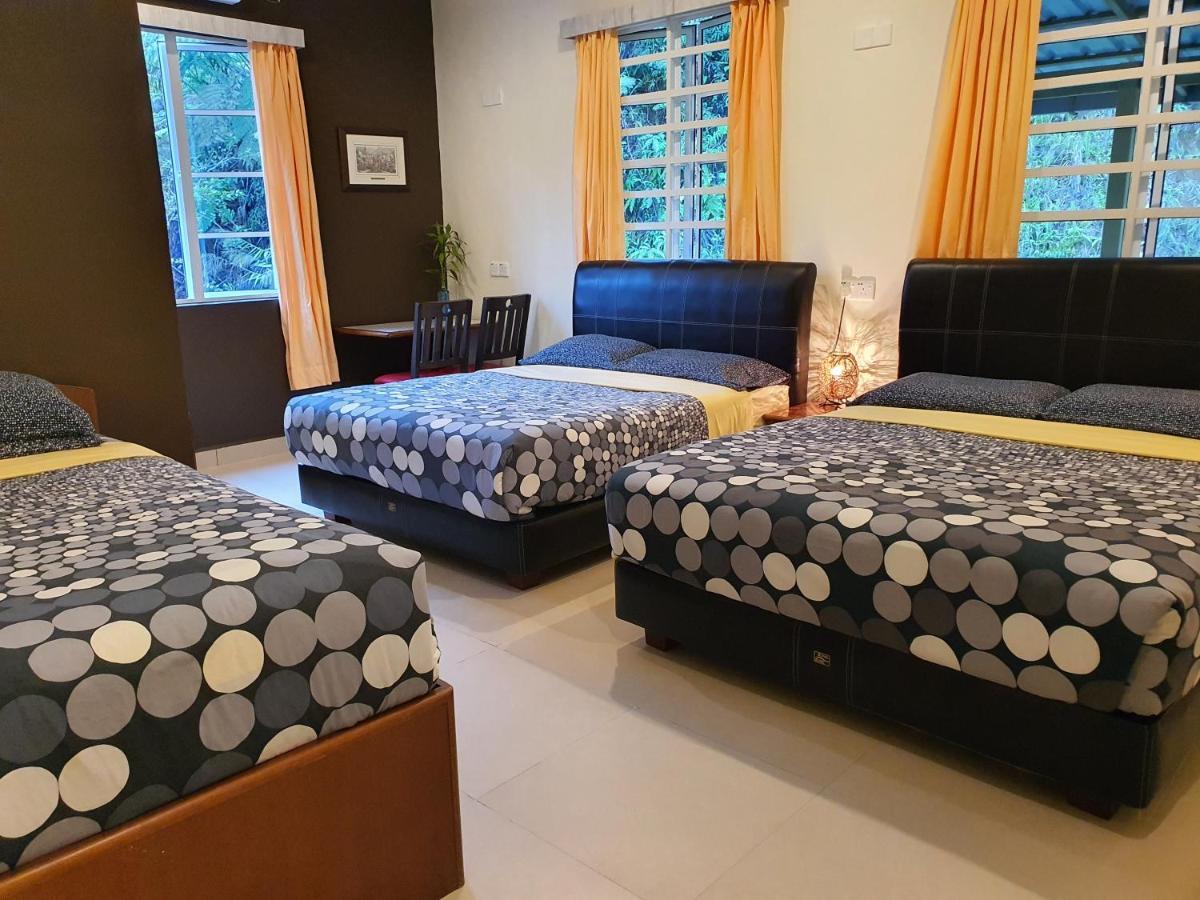 Fathers Guesthouse Bungalow Cameron Highlands Bagian luar foto