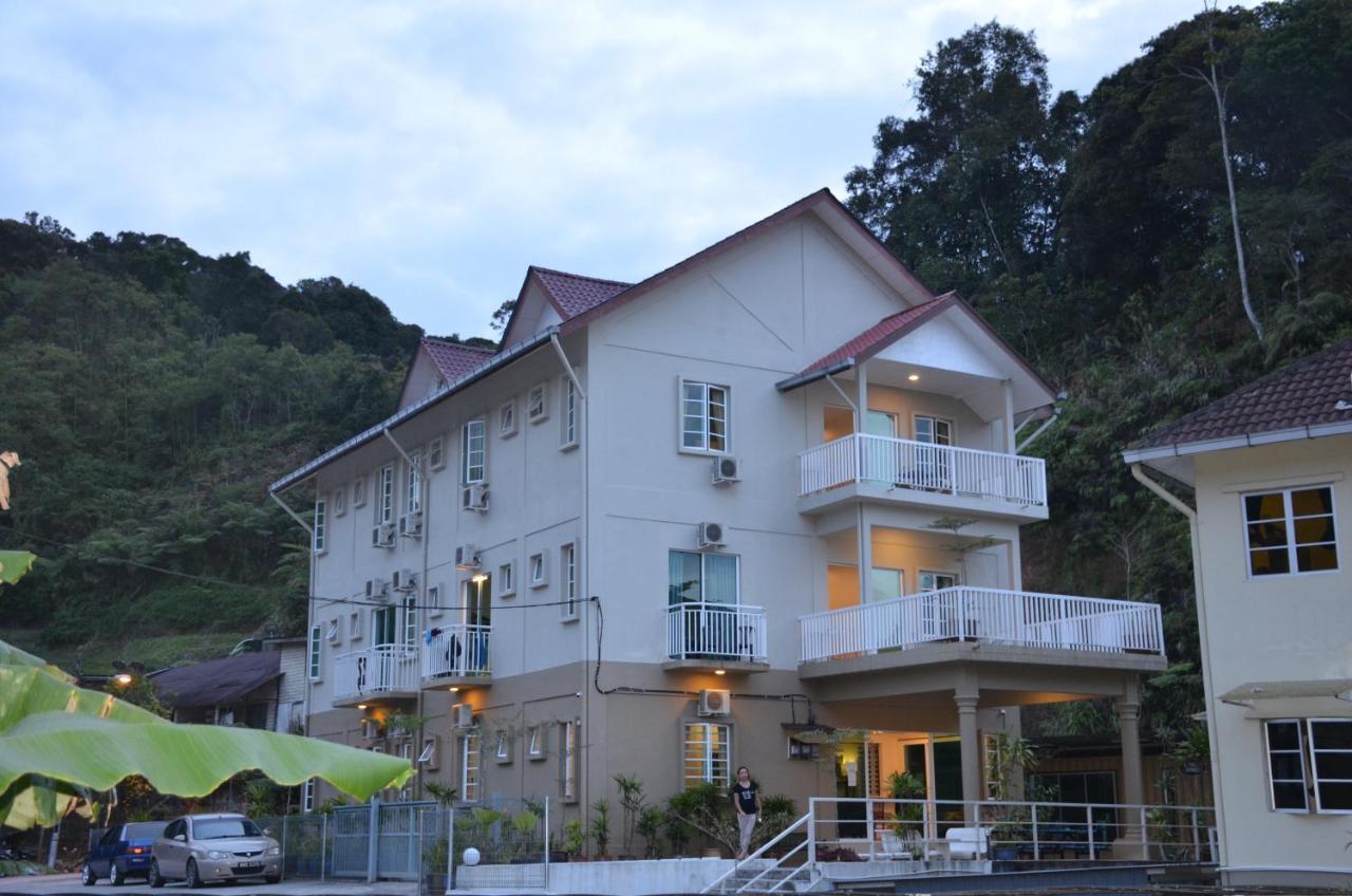 Fathers Guesthouse Bungalow Cameron Highlands Bagian luar foto